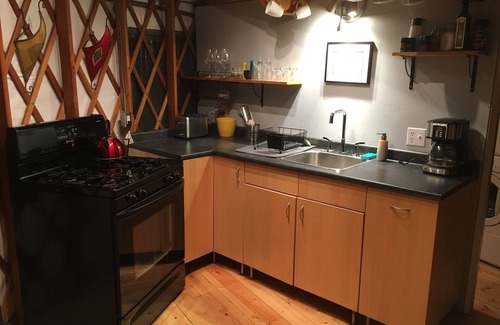 Whitehorse Cottage | Comfortable Yurt on Acreage Minutes from Downtown