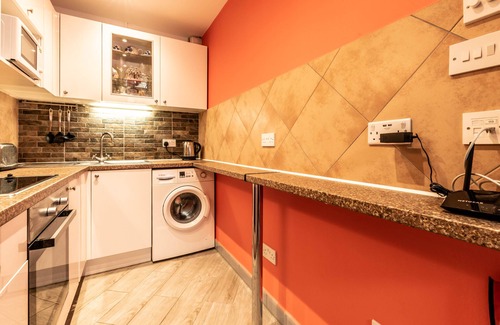 Tadworth Apartment | Comfy 1 bed Apartment easy access to Central London