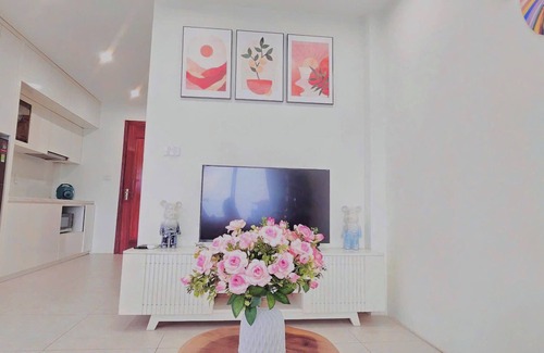 Nhat Tan Apartment | Comfy 1 Bedroom Apartment–Walk to Lottemall Tay Ho