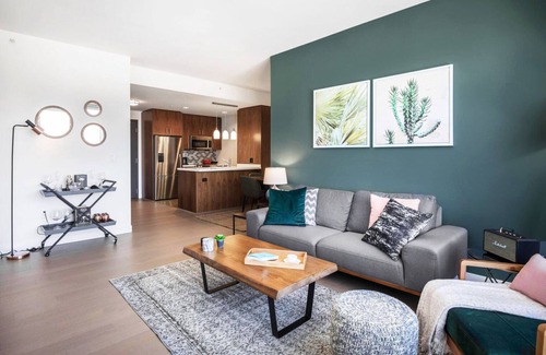 Bunker Hill Apartment | Comfy 1BR Downtown, w/Doorman, near Broad Museum by Blueground