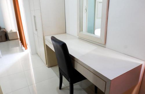 Surabaya Apartment | Comfy 1BR Twin Tower Apartment By Travelio