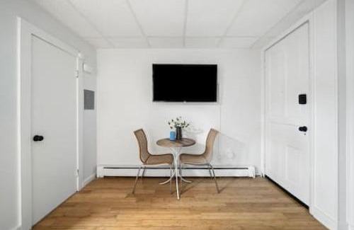 Mount Auburn Apartment | Comfy 1BR with Parking - Near UC, Zoo, Downtown