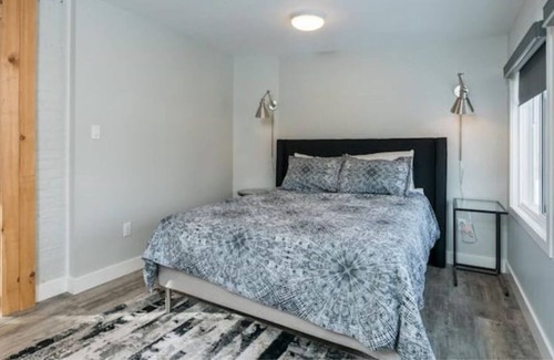 North London House | *Comfy* 2 Bedroom Oasis - Minutes to Downtown