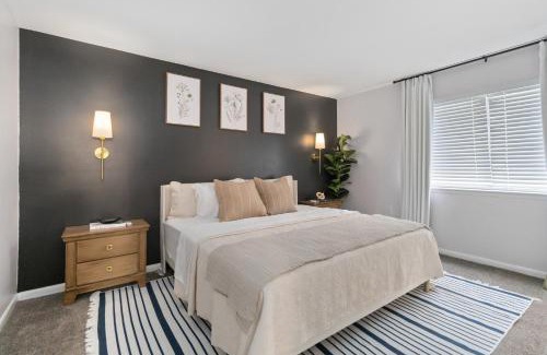 Charlotte Apartment | Comfy 2BR Condo near Uptown & NoDa Free Parking