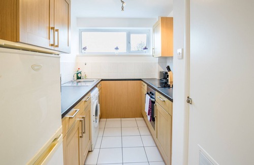 Bishop's Stortford Apartment | Comfy 2BR Flat with Wi-Fi in Bishop's Stortford