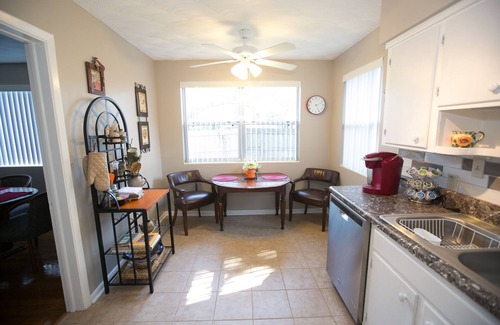 Lakewood House | Comfy 3/2, recently refurbished, WOW!