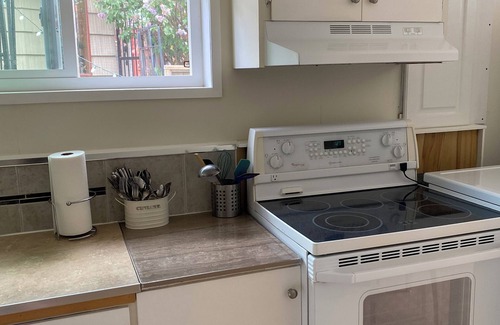 Campbell River Apartment | Comfy and clean garden suite. Close to Discovery Pier, Museum, and Hospital.