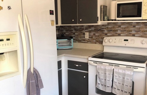 Bonita House | Comfy and Cozy La Verne Townhome - New Listing Special!