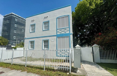 Midtown Apartment | Comfy and Cozy Studio in Wynwood - Miami (1 Queen bed and 1 sofa bed)