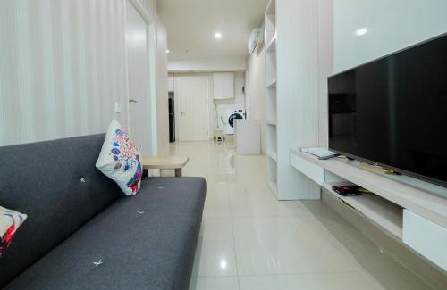 Bekasi Barat Apartment | Comfy and Modern 2BR Grand Kamala Lagoon Apartment By Travelio