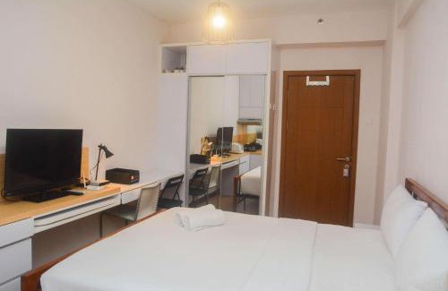 Depok Apartment | Comfy and Tidy Studio at Cinere Resort Apartment By Travelio