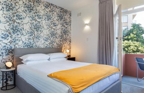 North Sydney Apartment | Comfy Balcony Studio near Parks Shopping & Dining