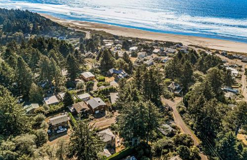 Neahkahnie Beach House | Comfy Cabin by the Sea