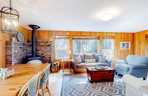 Neahkahnie Beach House | Comfy Cabin by the Sea