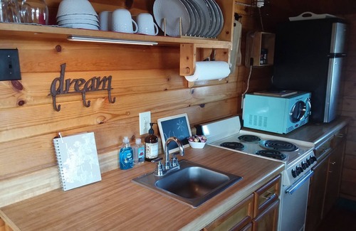 Williams Cabin | Comfy cabin for two close to Grand Canyon and many Northern Arizona attractions
