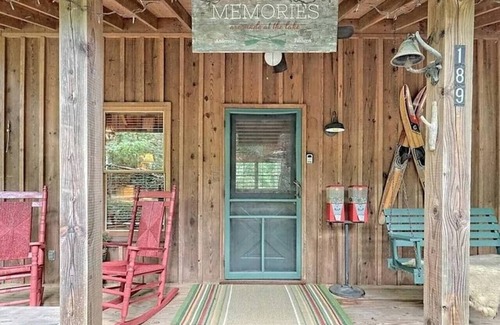 Lakemont House | Comfy Cabin near Lake Rabun