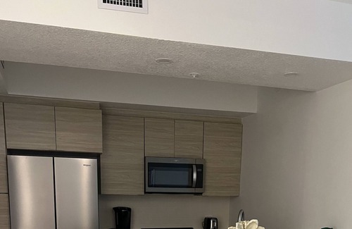 SilverLakes Condo | Comfy Chic Town Home