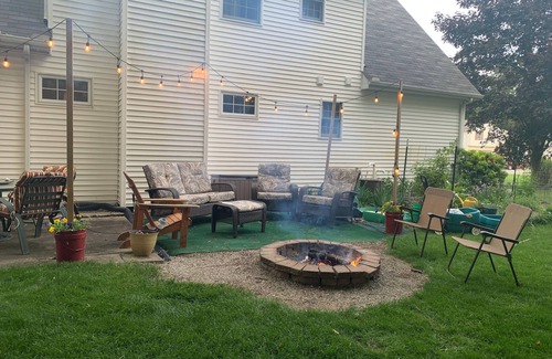 Mishawaka House | Comfy, Clean & Close to ND! Check Out My Reviews!