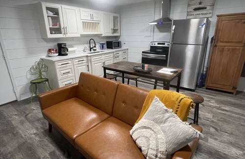 Gonzales Apartment | Comfy, Clean & Pet Friendly