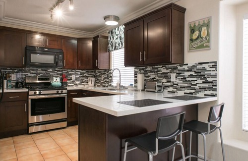Enterprise House | Comfy, clean & quiet 3 bedroom house close to Strip, Airport & T-mobile arena