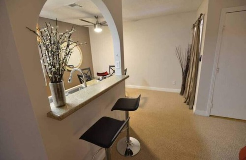 Paradise Condo | Comfy Condo 1bed/1bath close to the Airport
