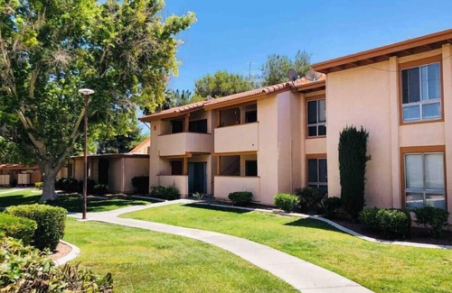 Paradise Condo | Comfy Condo 1bed/1bath close to the Airport