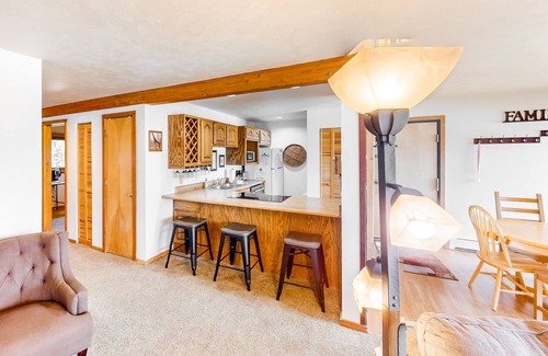 Wildernest Condo | Comfy condo with furnished patio, & wood-burning fireplace