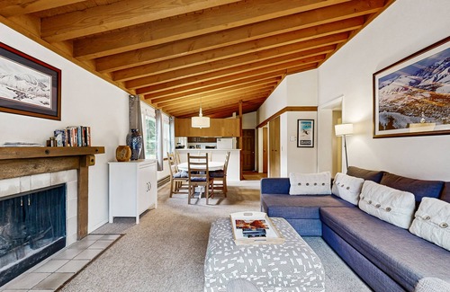 Sun Valley Condo | Comfy Condo with Shared Pool, Sauna - Near Slopes, Mountain Views