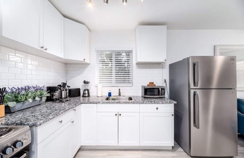 Middle River Terrace Apartment | Comfy Condos @ Middle River - #3