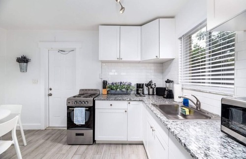 Middle River Terrace Apartment | Comfy Condos @ Middle River - #3