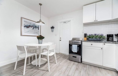 Middle River Terrace Apartment | Comfy Condos @ Middle River - #3