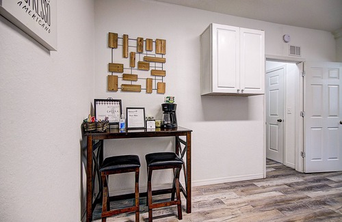 East Tampa Apartment | Comfy Cozy 2 bedroom near downtown