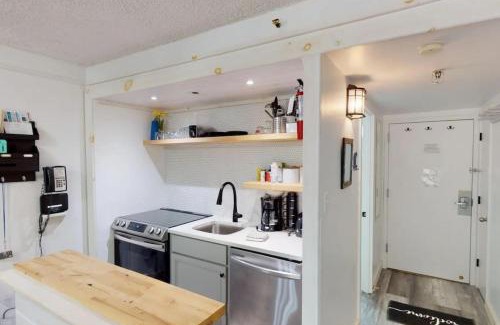 Snowshoe Apartment | Comfy Cozy Condo in Snowshoe, WV