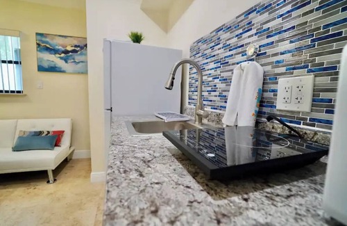 Flagami Apartment | Comfy & Cozy Guest suite in the heart of Miami