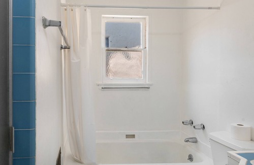 Carthay Circle Apartment | Comfy, Crestview Residence with Hot Tub