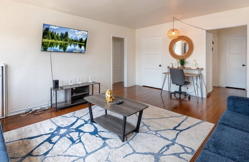 Carthay Circle Apartment | Comfy, Crestview Residence with Hot Tub