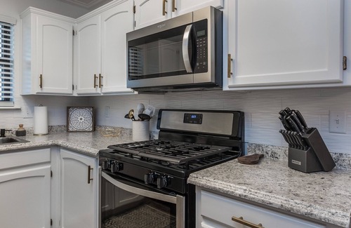 Amarillo House | Comfy, Cute & Central 2 bed near hospital dist!