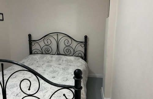 Palmers Green House | Comfy Double Room In Our Shared House