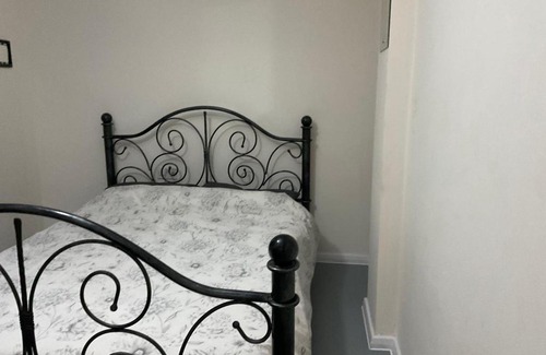 Palmers Green House | Comfy Double Room In Our Shared House