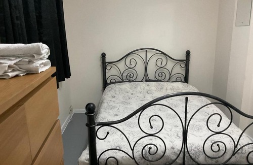 Palmers Green House | Comfy Double Room In Our Shared House