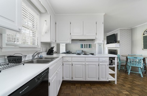 Wade Hampton House | Comfy Eastside Home Close to Downtown
