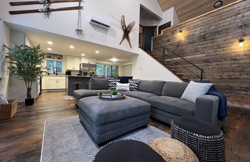 Ashford Cabin | Comfy Family Cabin w/Solo Stove Firepit, EV & Spa!
