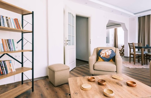 Mentese Apartment | Comfy Flat w Nature View Balcony in Mugla