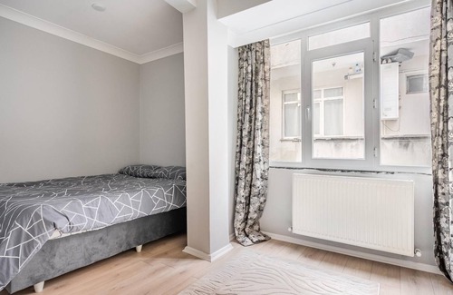 Esenler Apartment | Comfy Flat with Balcony in Esenler