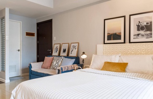 Legazpi Village Apartment | Comfy Greenbelt Condo with Washer & Dryer