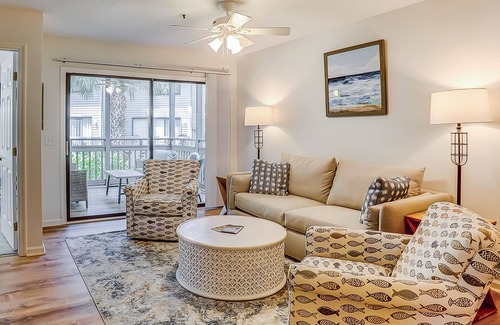 Hilton Head Island Condo | Comfy ground-floor condo near beach with shared pools, WiFi, AC, & W/D - dogs OK