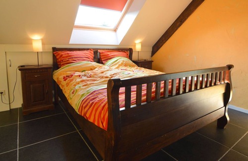 Siebengewald House | Comfy Holiday Home in Siebengewald with Sauna, bubble bath