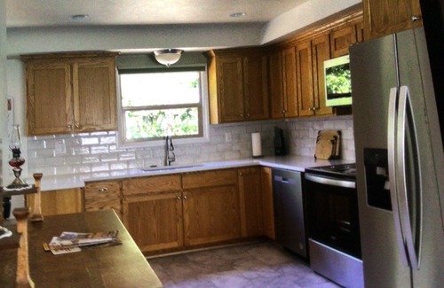 Roseburg House | Comfy home in nice neighborhood. Short walk to shops, wine, breweries and food