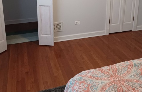 Kenosha House | Comfy House near Lake Michigan