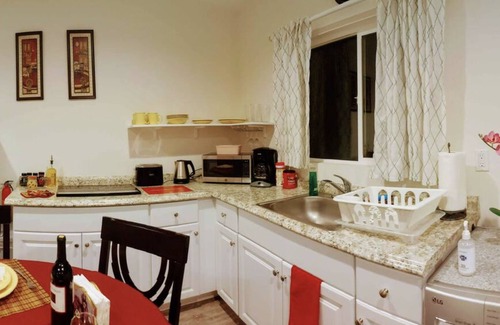 Winnetka Apartment | Comfy & Inviting Poolside Casita w/Laundry & Fruit Trees
